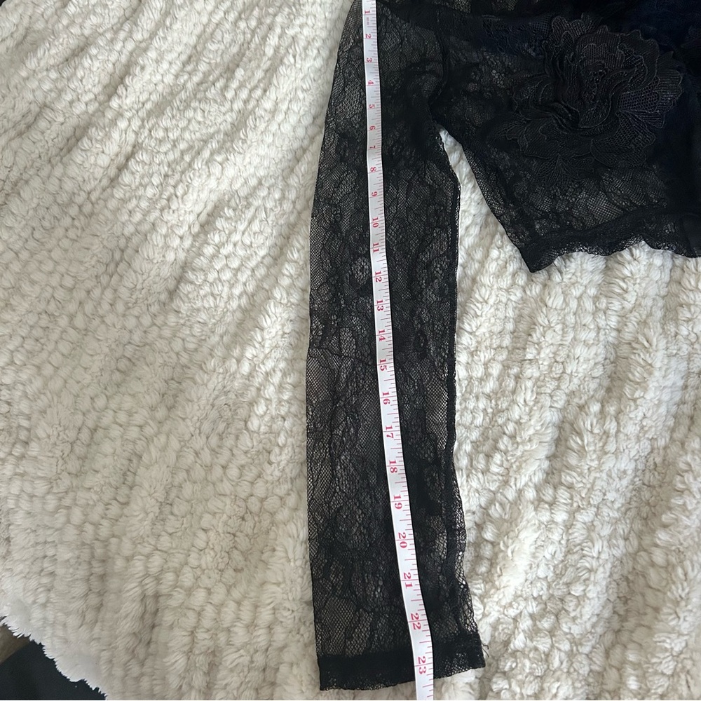 Black Lace Floral Crop Top - Picture 9 of 10